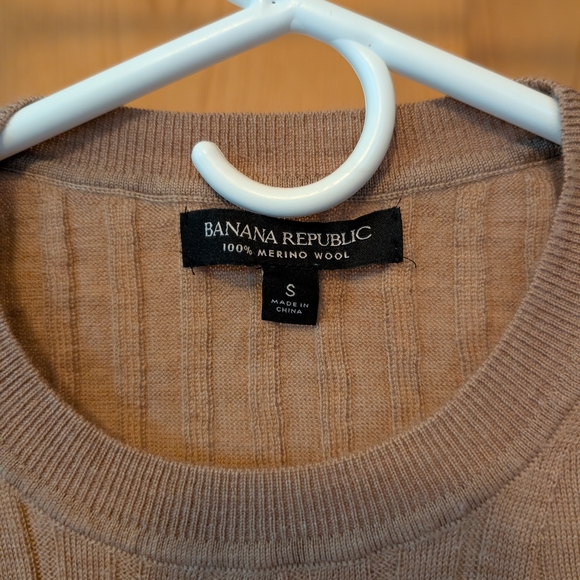 Banana Republic Merino Wool Sweater - Picture 1 of 3